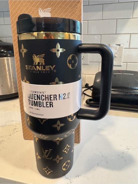 Stanley Other - Stanley Black Tumbler with Gold Accents - Quencher H2.0 Style